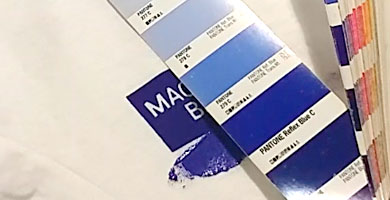 MACBA-pantone